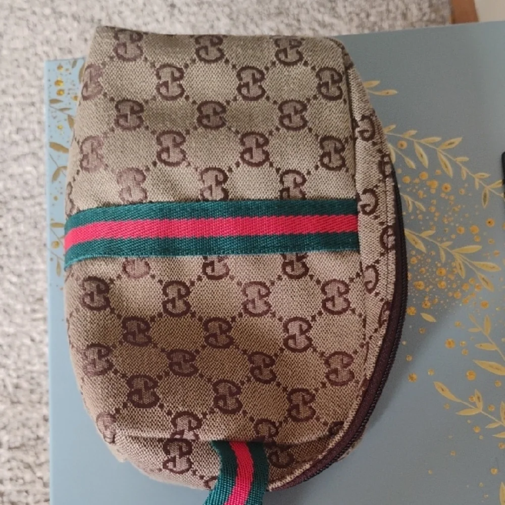 NOT Gucci, ee Monogram Pouch with Green and Red Stripe - Picture 9 of 9
